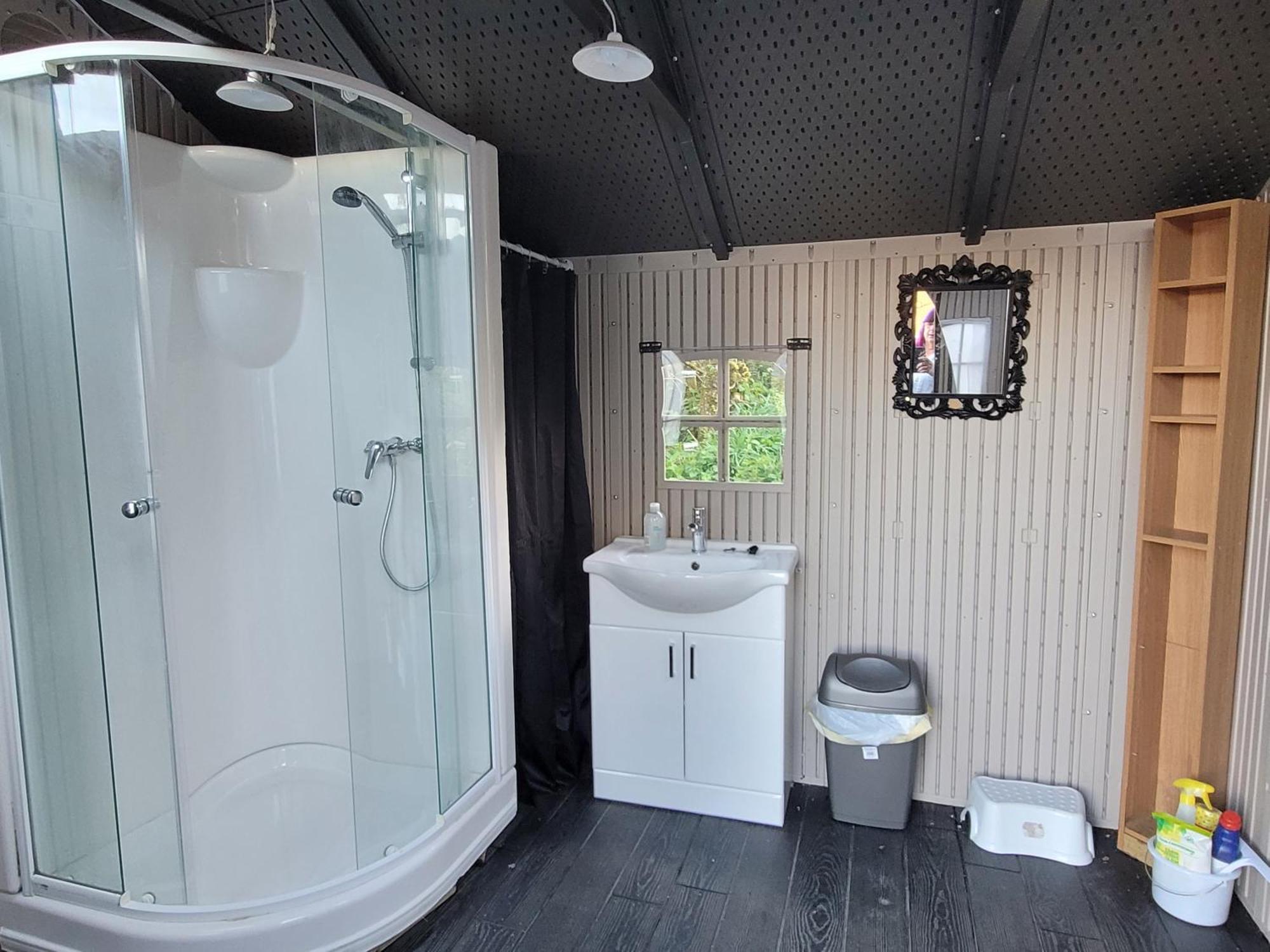 Budget Stay, In Lovely Private Setting With Rustic Charm, Log Burner, Fire Pit, Campers Kitchen & Eco Loo No Bedding Supplied Нарбърт Екстериор снимка